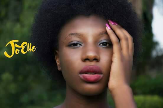 A la découverte de JoElle, une étoile montante de la musique africaine
